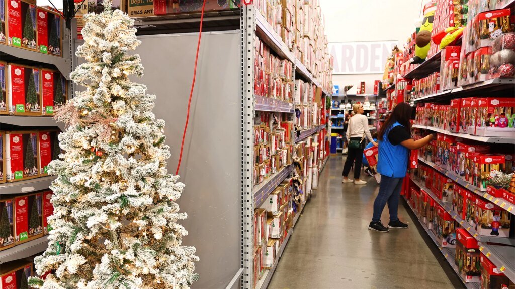 A New Forecast Sees Less Seasonal Holiday Hiring This Year. Here’s Why A New Forecast Sees Less Seasonal Holiday Hiring This Year. Here’s Why