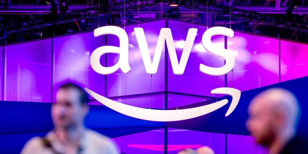 AWS Outage Knocks Out Major Services Like Snapchat and Alexa AWS Outage Knocks Out Major Services Like Snapchat and Alexa