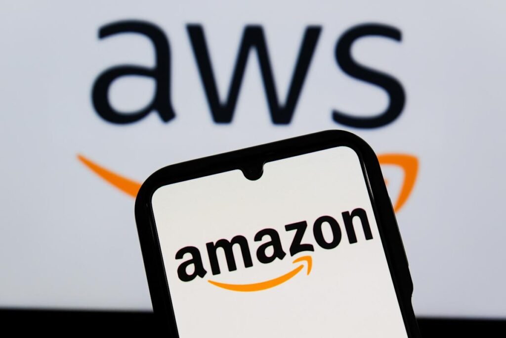 Amazon’s AWS outage knocked services like Alexa, Snapchat, Fortnite, Venmo and more offline DAAPrivacyRightIcon
