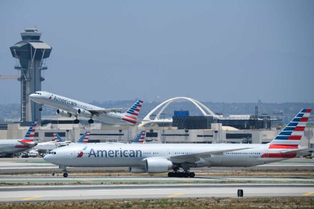American Airlines lifts profit outlook as travelers flock to premium seats