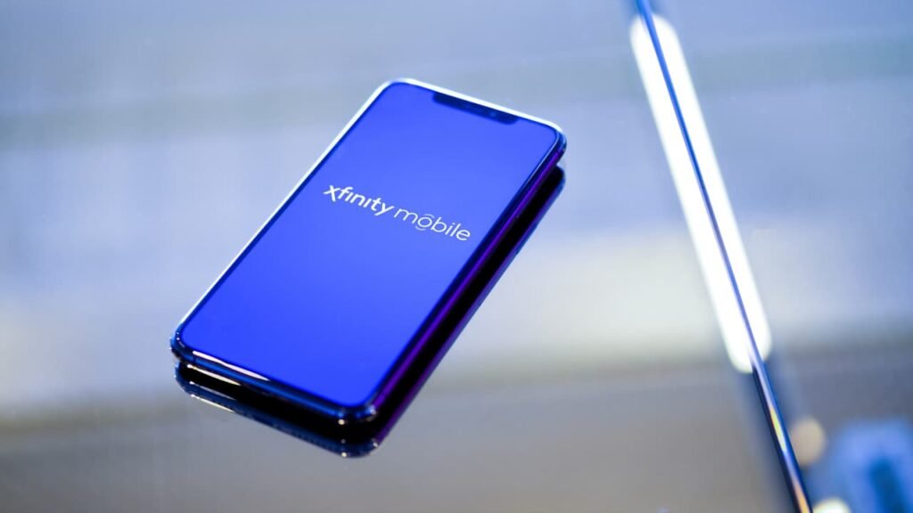 Comcast sheds more internet subscribers but hits a record in its wireless business Comcast sheds more internet subscribers but hits a record in its wireless business