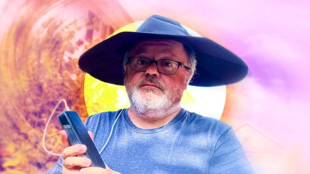 This Solar Powered Hat Was a Functional and Fashionable Flop