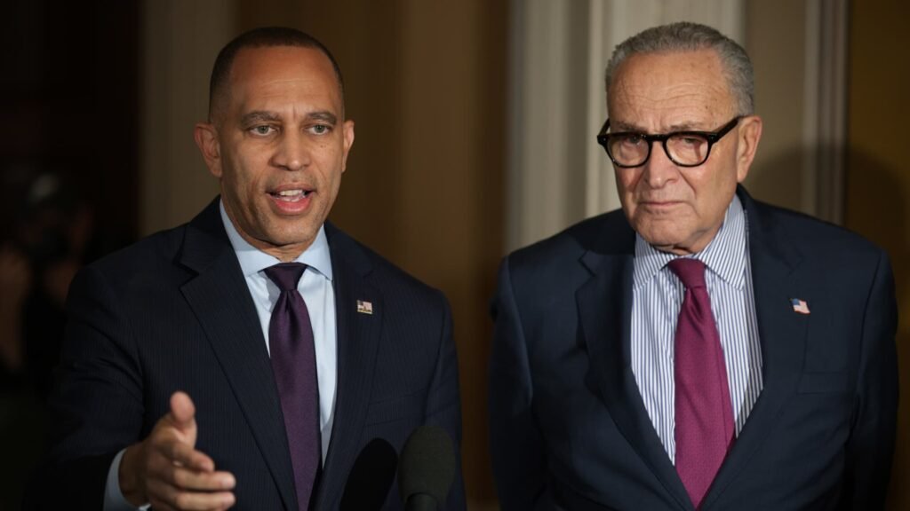 Trump distrust keeps Democrats out of 'gang'