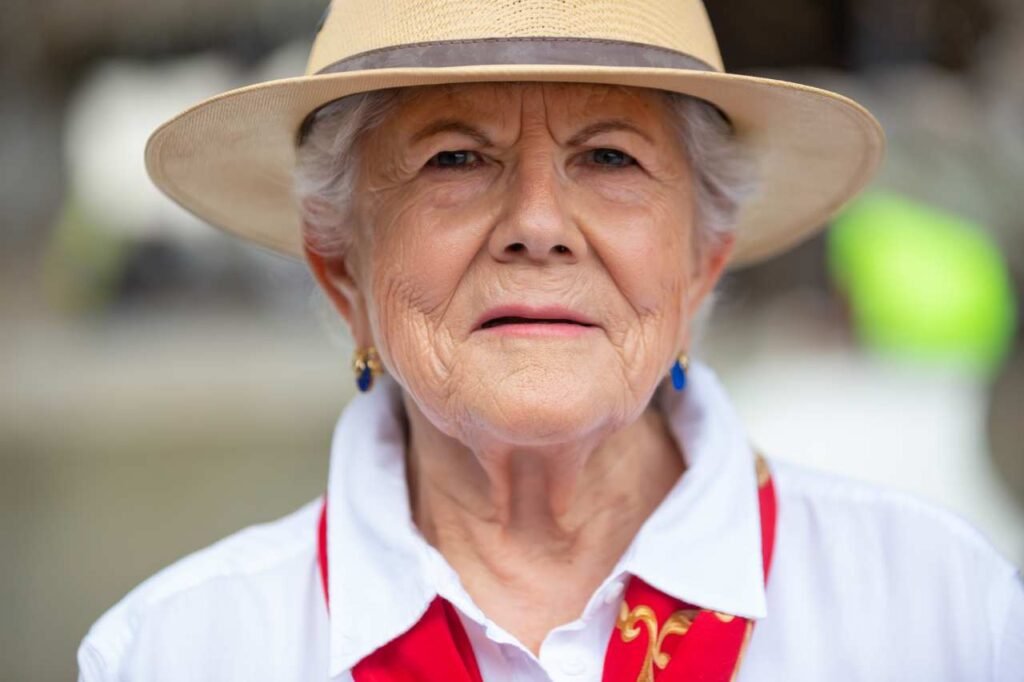 ‘I’m in the home stretch’: I’m 80. Do I leave my kids a ‘Magnificent Seven’ dynasty trust or a brokerage account?